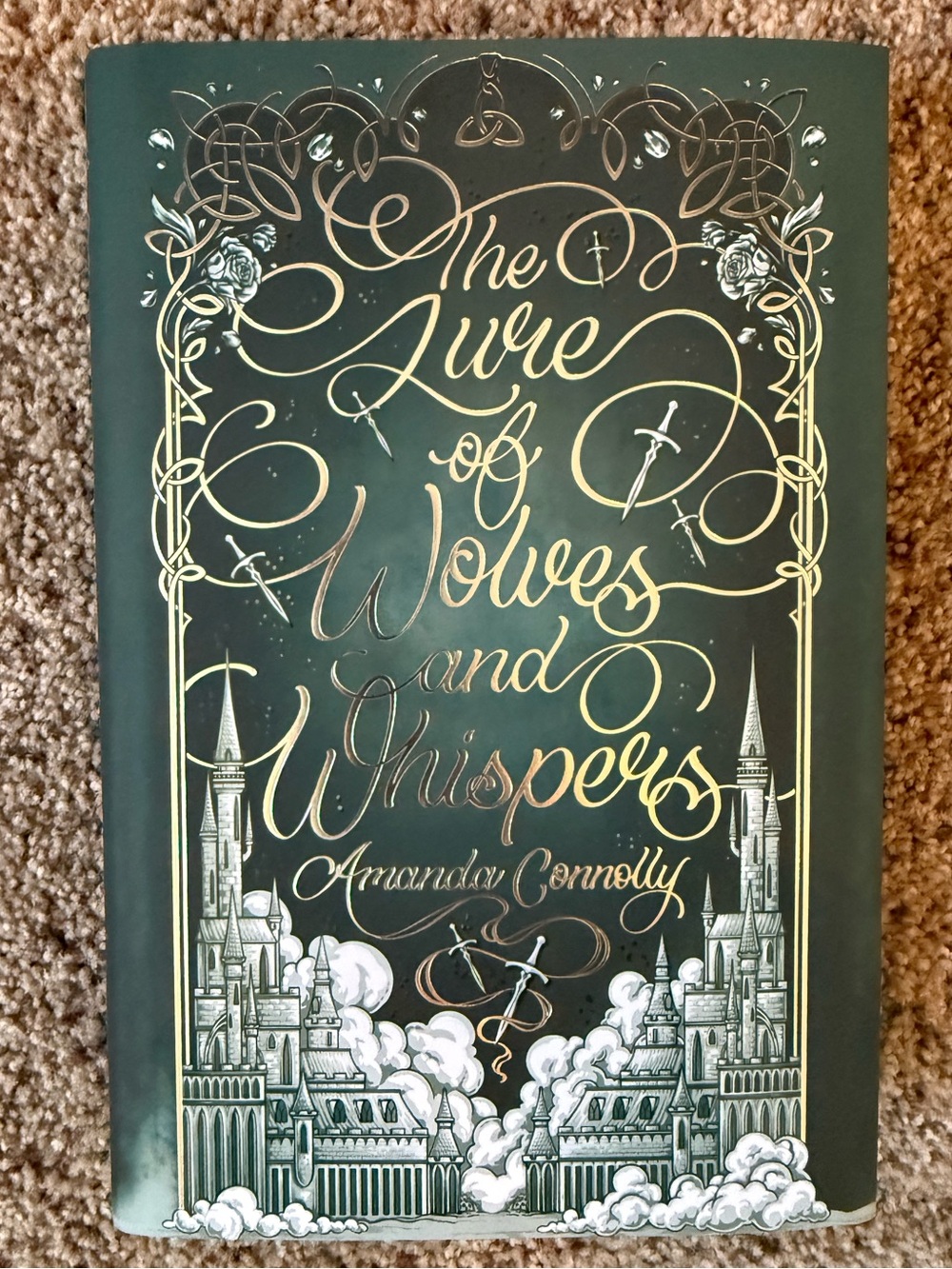 Fairyloot exclusive The Lure of Wolves and Whispers